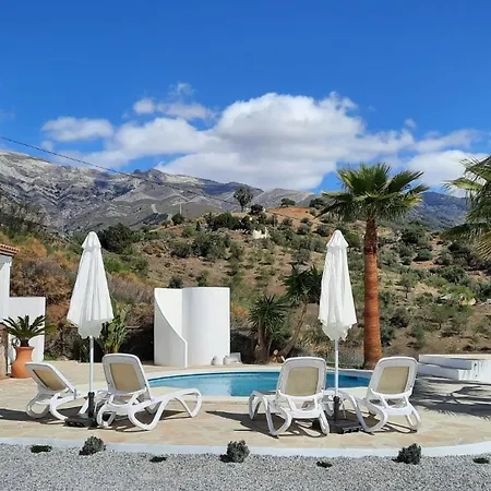 2 Bed 2 Bath Near Heatable Saltwater Pool Holiday home