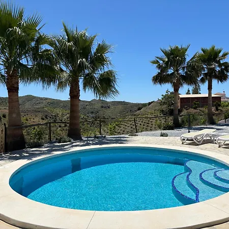 2 Bed 2 Bath Near Heatable Saltwater Pool Holiday home *