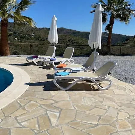 2 Bed 2 Bath Near Heatable Saltwater Pool Holiday home Sedella