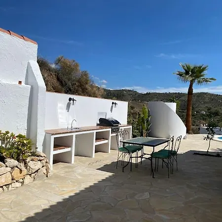 2 Bed 2 Bath Near Heatable Saltwater Pool Holiday home Sedella