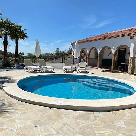 2 Bed 2 Bath Near Heatable Saltwater Pool Holiday home