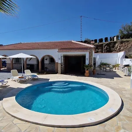 2 Bed 2 Bath Near Heatable Saltwater Pool * Sedella