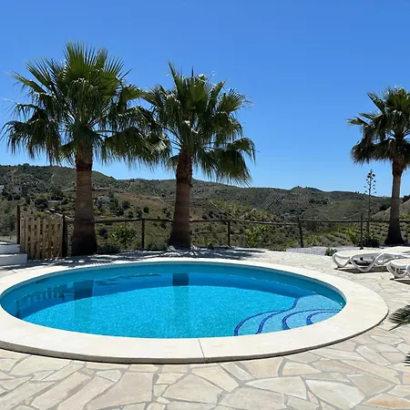 Holiday home 2 Bed 2 Bath Near Heatable Saltwater Pool *